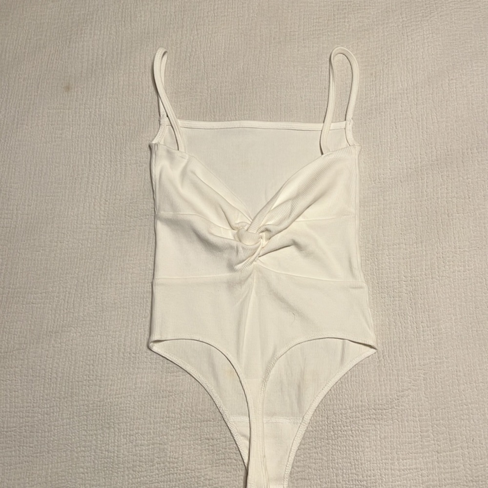 White body suit with detailed back - Picture 2 of 3